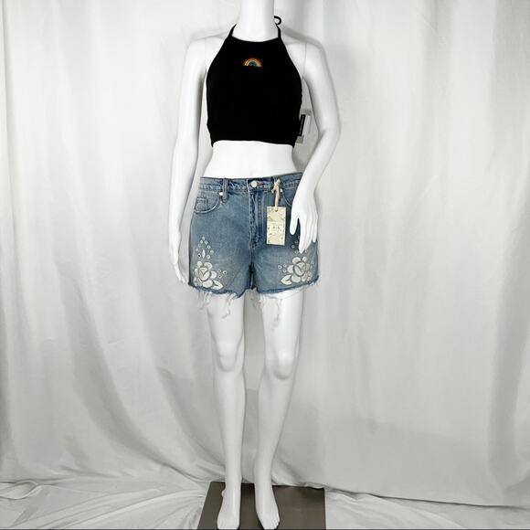 Chelsea & Violet Gaj Lt Blue White Floral Embroidery Frayed Jean Shorts Sz31 NWT - Picture 4 of 16